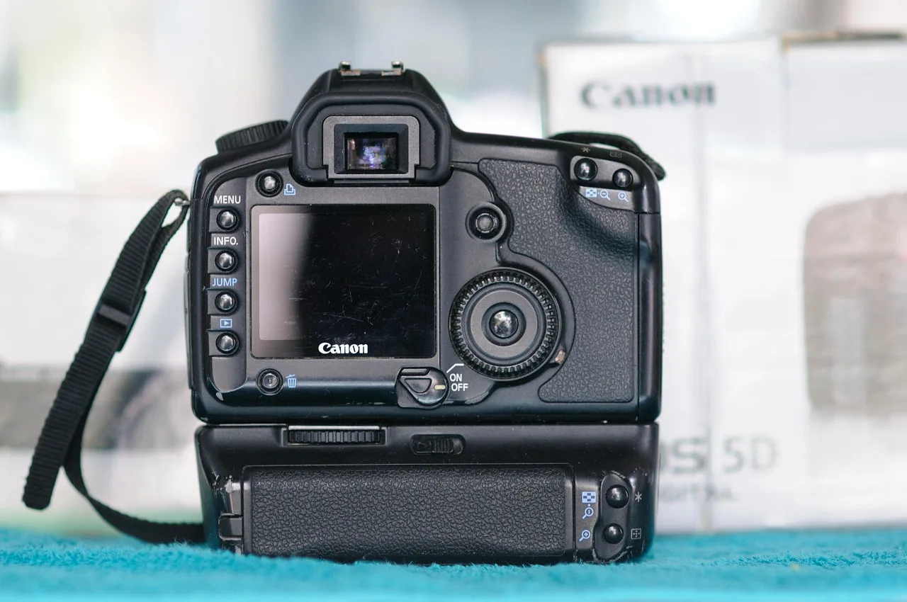 camera, lens, digital, photo, camera lens, photography, studio, photographic, professional, reflection, shutter, photographer, equipment, video, focus, technology, black, flare, glass, diaphragm, media, colorful, film, 3d, picture, pink, tv, zoom, slr, orange, objective, shot, macro, aperture, close, optical, optics, blue, shape, green, front, circle, circular, coating, colors, decoration, yellow, words, flash, vibrant, item, letter, manufacture, material, lights, metal, steel, factory, tool, industrial, industry, sheet, machine, manufacturing, metalwork, laser, action, working, engineering, heat, automobile, arc, fire, production, work, spark, cnc, nozzle, boring, burn, skill, iron, safety, machinery, machining, energy, mechanical, melting. What a new photography business owner needs to buy: the equipment list
